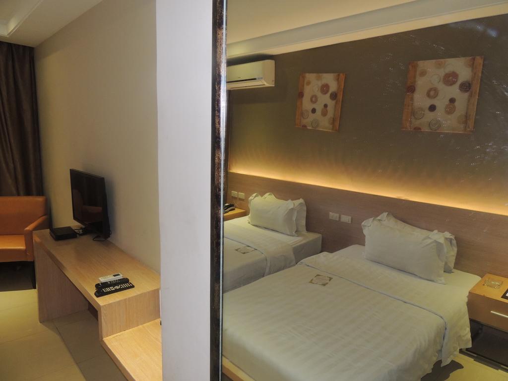 מנילה Dela Chambre Hotel מראה חיצוני תמונה